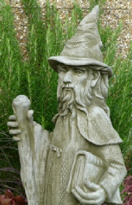 Merlin: a tall wizard statue for the garden-head detail